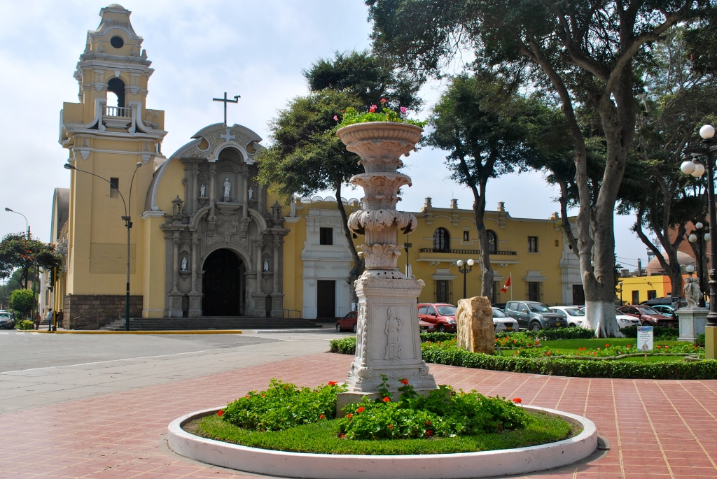 Iglesia Santisima Cruz, Barranco, Lima